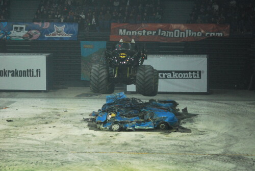 the batmobile jumping 2042012525 o