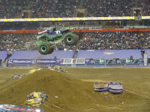 grave digger monster truck 13042182083 o