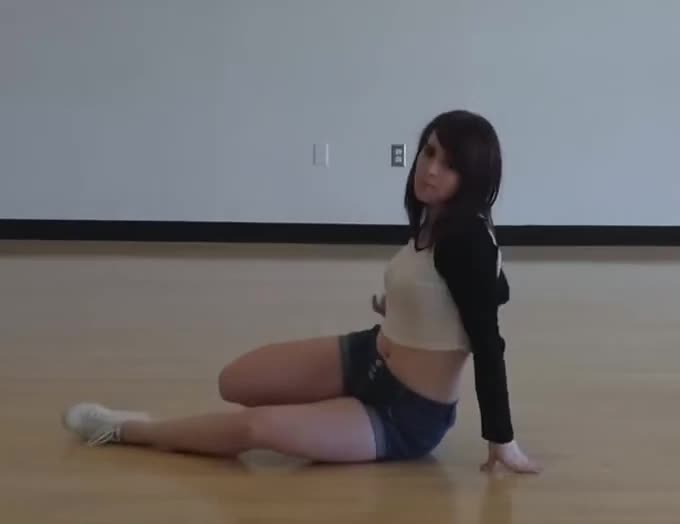 HheN89.webm