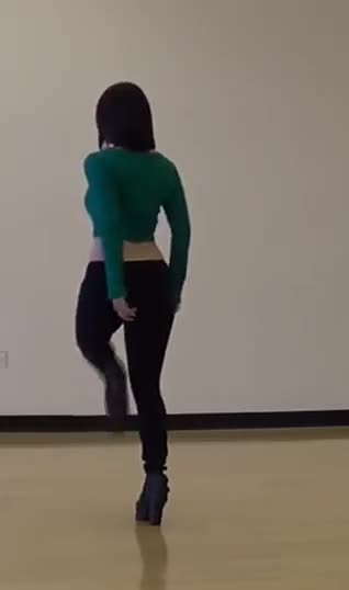HhnCcZ.webm