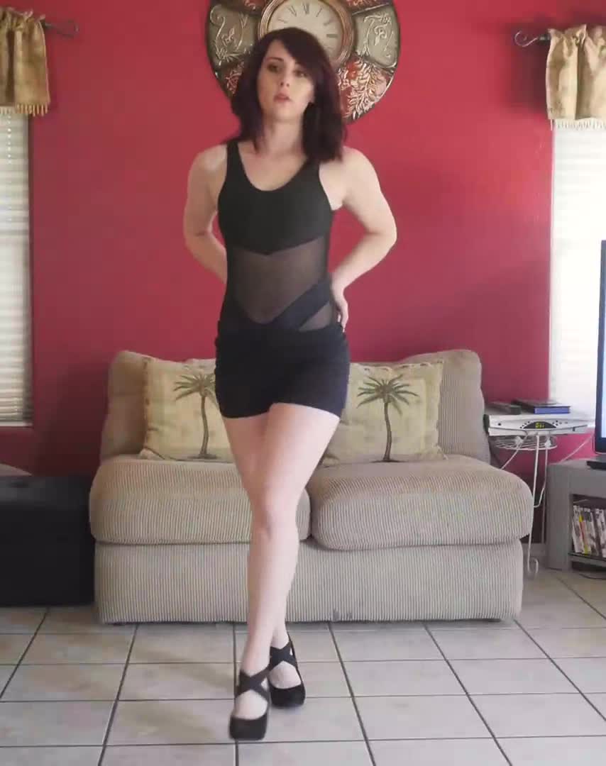 HhnyXK.webm