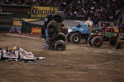 MONSTER JAM 11009 B 240