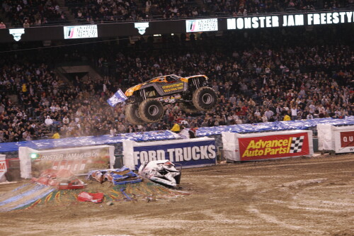 MONSTER JAM 11009 B 385