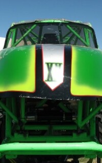 IvYHN9