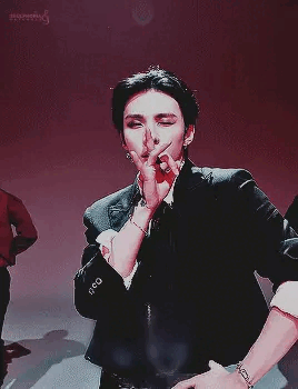 J5UqsD.gif