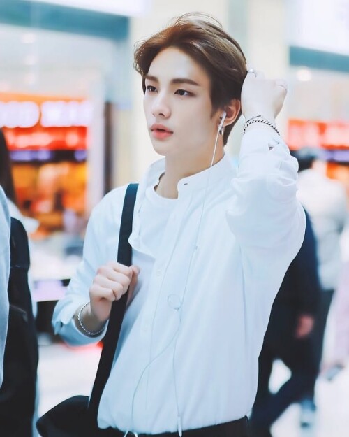 straykidshyunjins 60124595 622509271598893 6363873855416068424 n