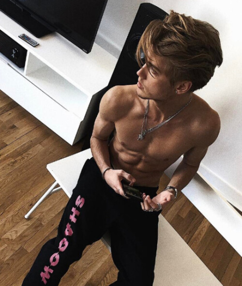 tumblr pql559Qumg1vl7yyro6 540