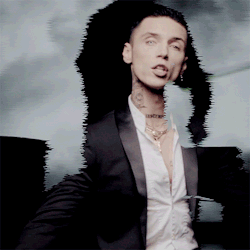 JUUiNe.gif