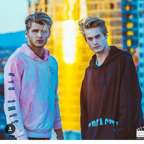 just.a.twan.fan 1467724811651490301907593200987040640401408n