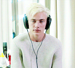 Jx3EZz.gif