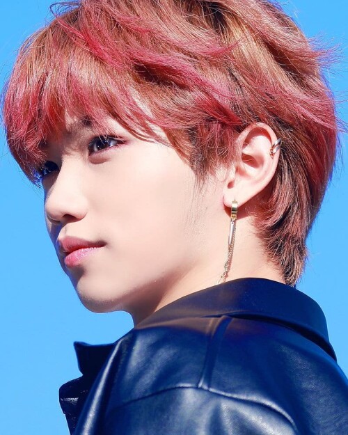 felix straykids 44840641 1102280716596686 2898316313831749930 n