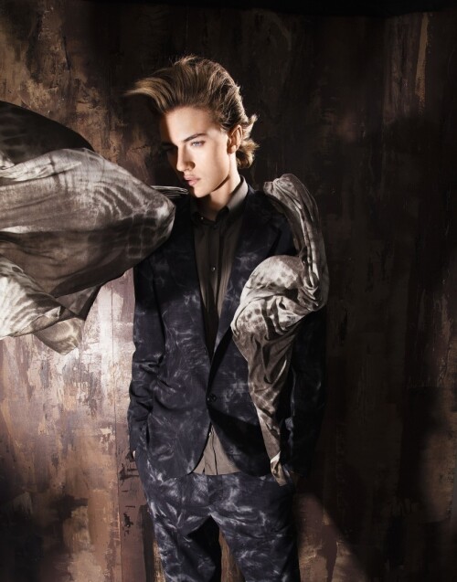 Outfit Versace gallery image big