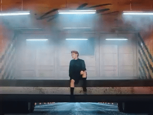 JyObMz.gif