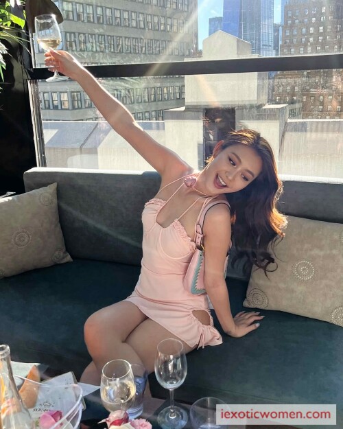 Sherry Xia 975