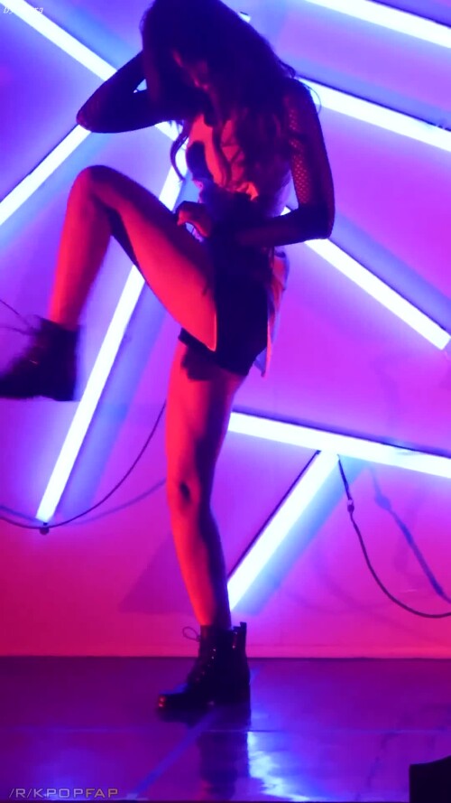 NFjZYe.webm