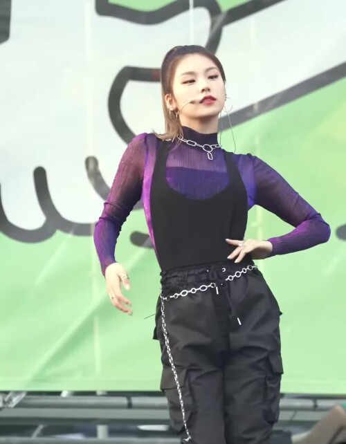 NFrhSe.webm