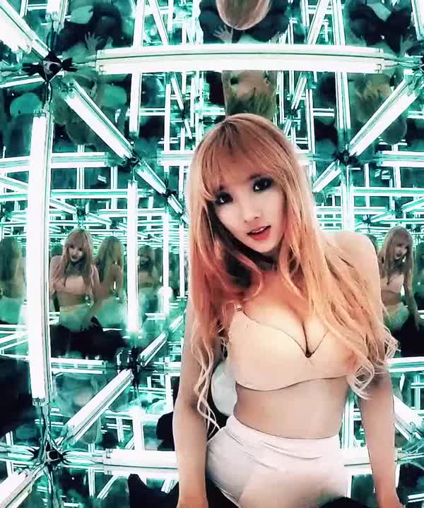 NfXQU0.webm