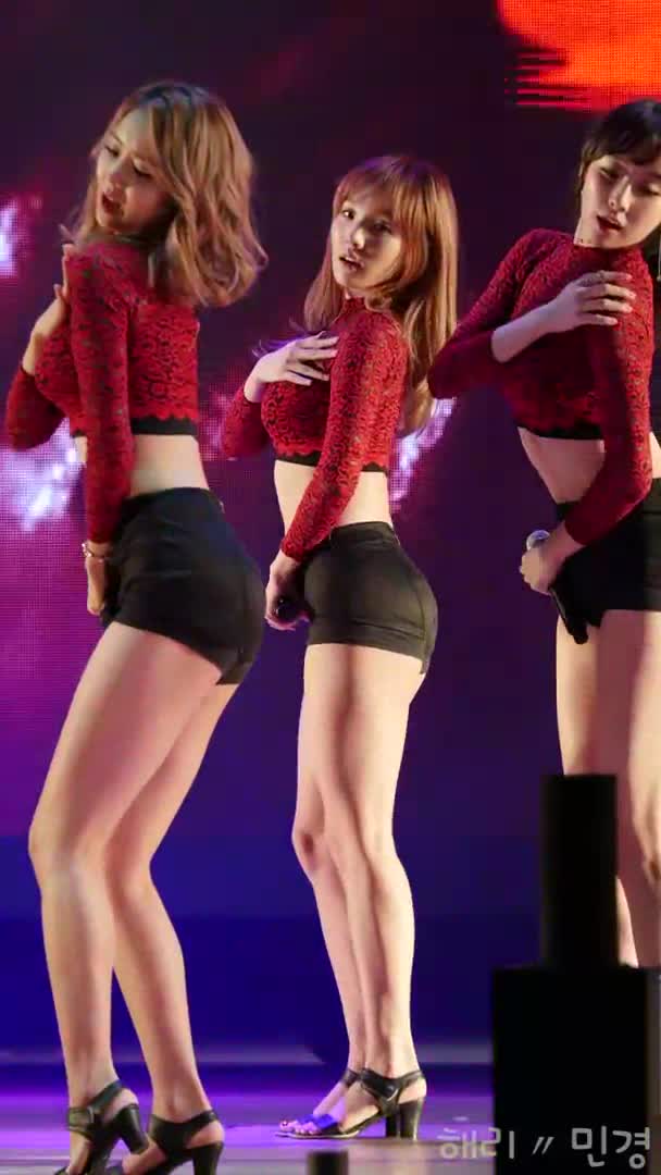 NfbdX9.webm