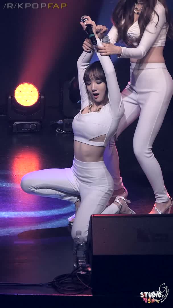 Nfw31k.webm