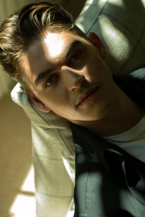 tumblr 2ff25576cf3bcf50e9fe8c5ef56f213a 85f47920 1280