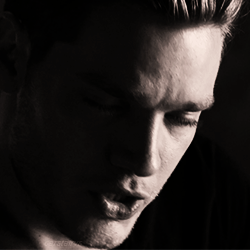Qyy9NK
