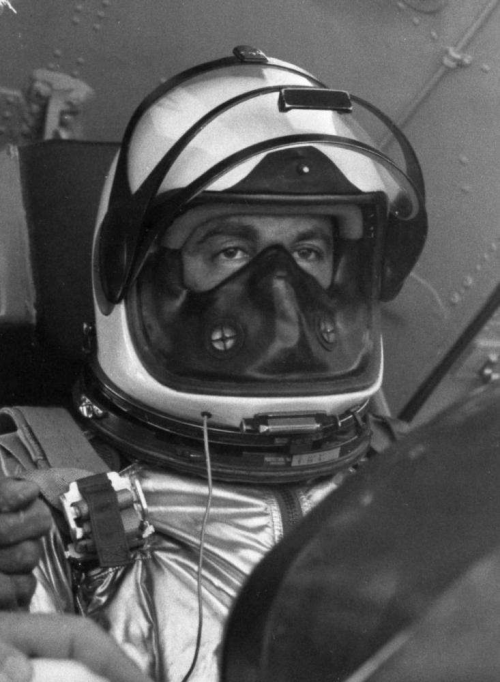 With no doubts a MA-3 model made by Bill Jack Instruments Company, and in fact the standard unmodified MA-3s were THE helmets for the David Clark Co. MC-2s full-pressure suits as worn in 36 X-15 flights (not more, out of 199 flights). Almost all of them in 1959 - 60.