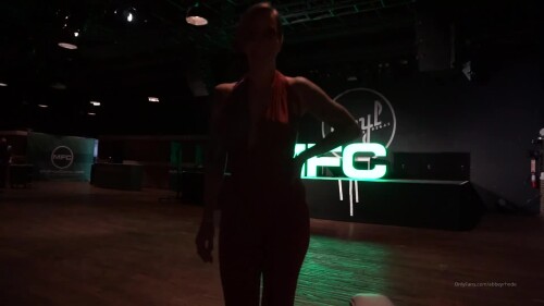 UQdOIC.webm
