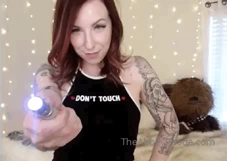 UQdeJb.webm