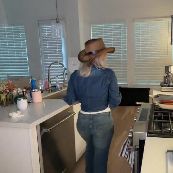 Xzx0eQ.mp4
