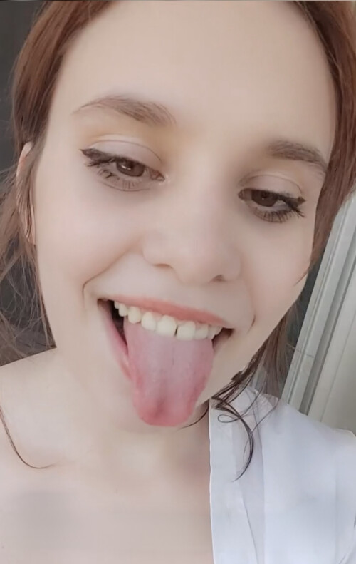 YCQyxz.jpeg