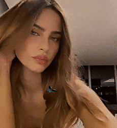 YJ7hK2.gif