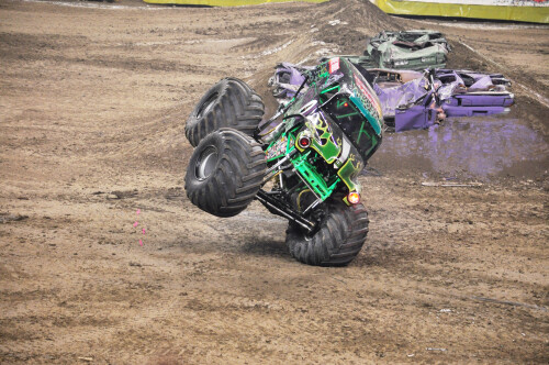 grave digger 30 5407919481 o