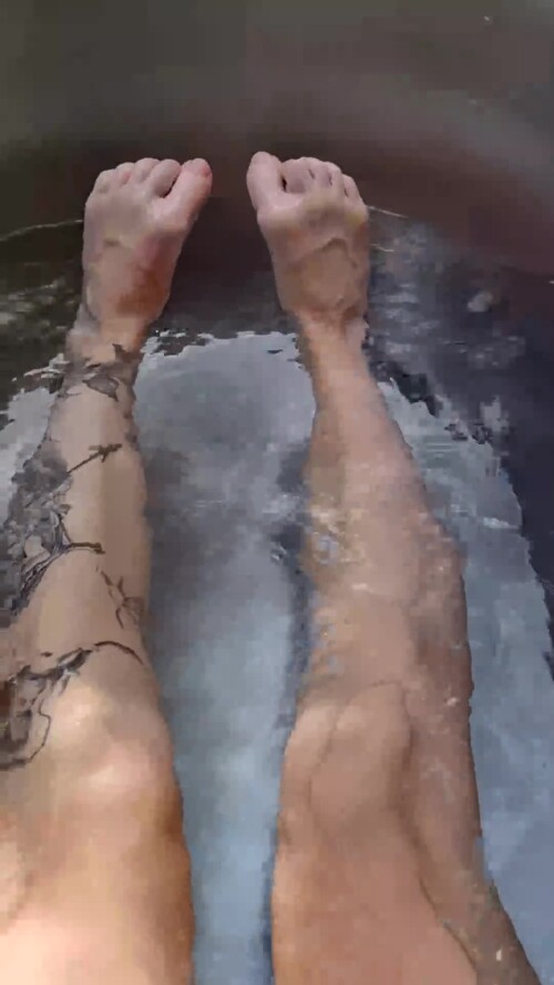 bD2Qak.webm