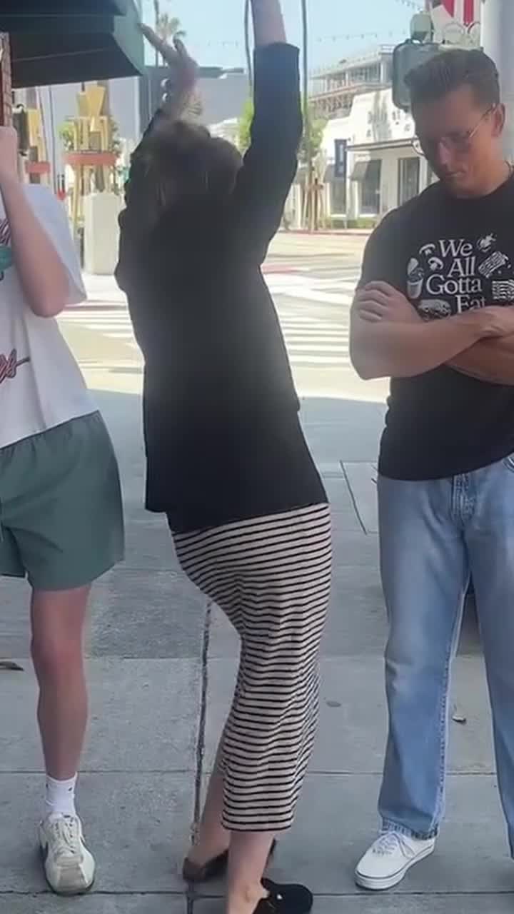 cc9m8M.mp4