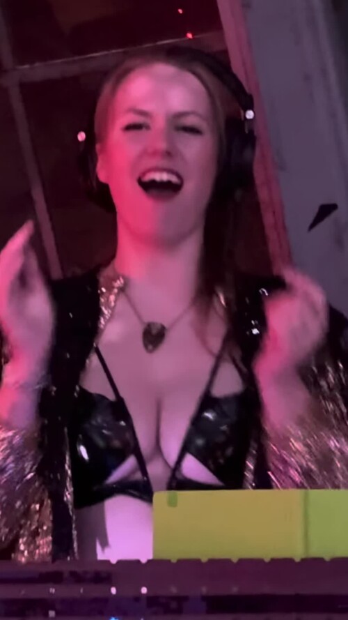 fBxux1.mp4