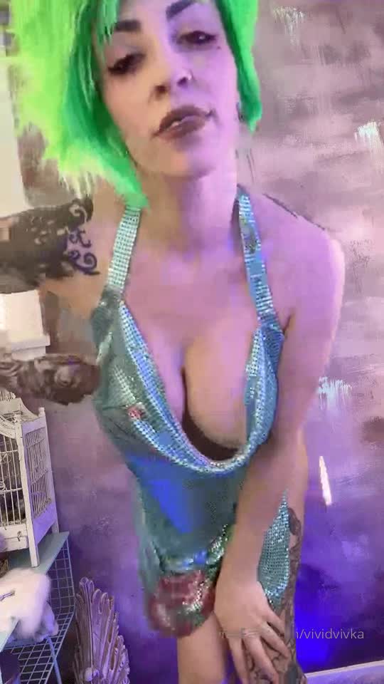 fF0Fz7.webm