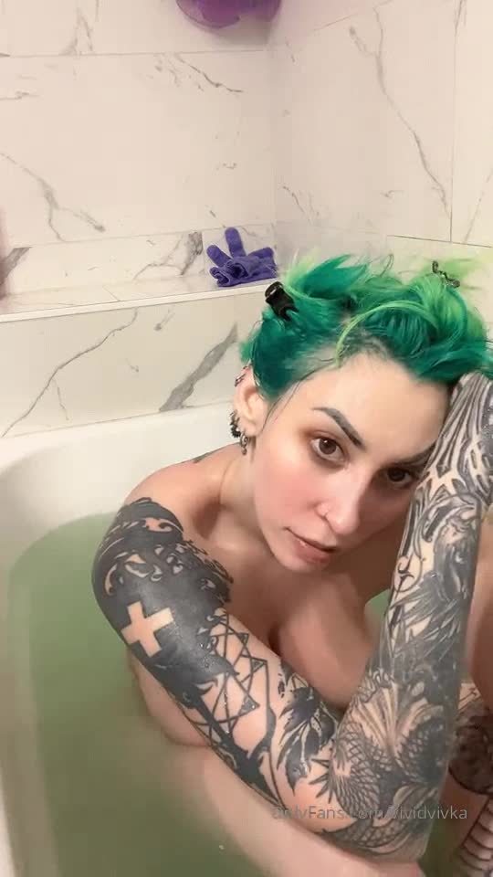 fFIuFx.webm
