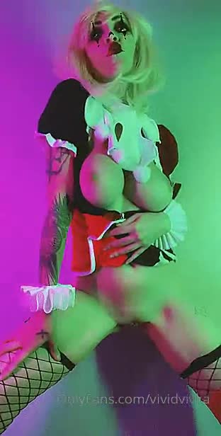 fFjkQP.webm
