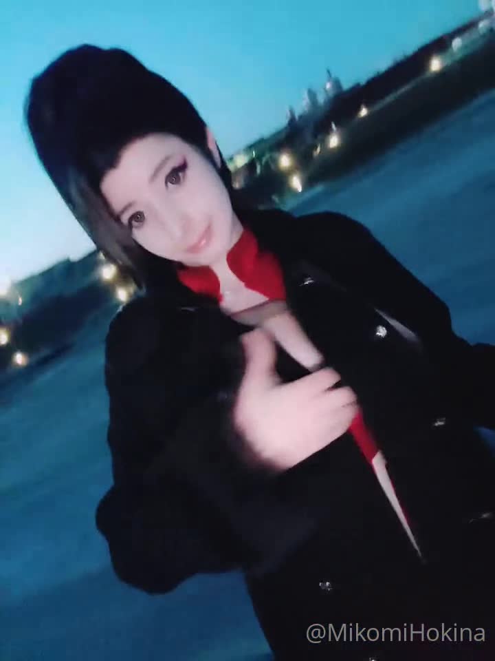 fYKVU5.webm