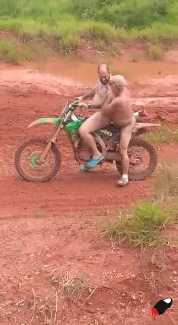 feQHUD.mp4