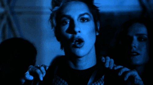 qUW5EK.gif
