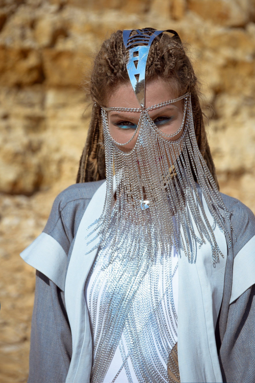 silver chain veil