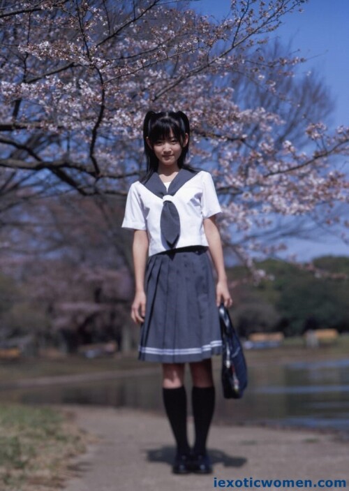 Airi Suzuki 1332