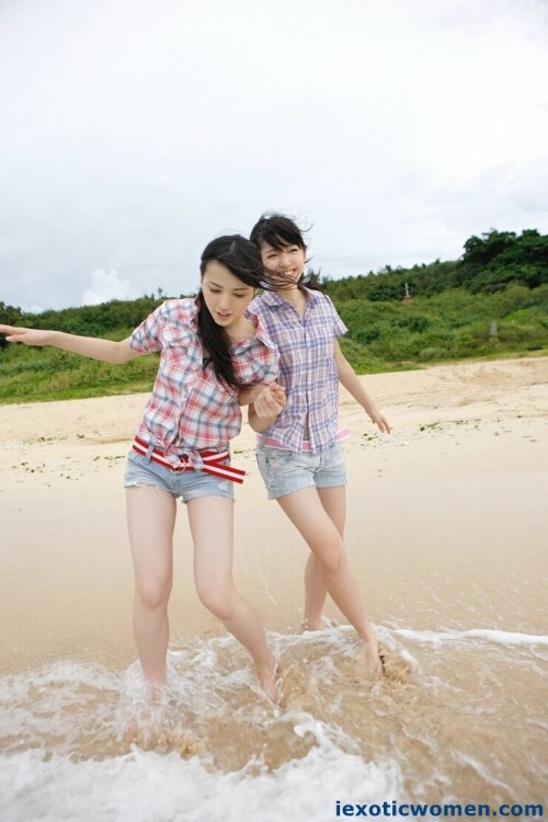 Airi Suzuki 1402