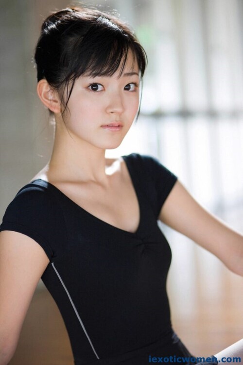 Airi Suzuki 1057