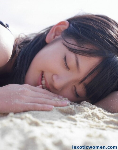 Airi Suzuki 1050