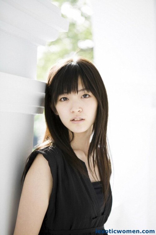 Airi Suzuki 1060