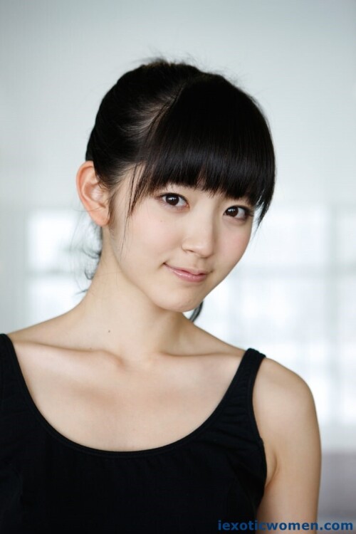 Airi Suzuki 1074