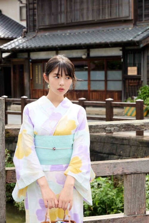 Hina Kikuchi 1612 1
