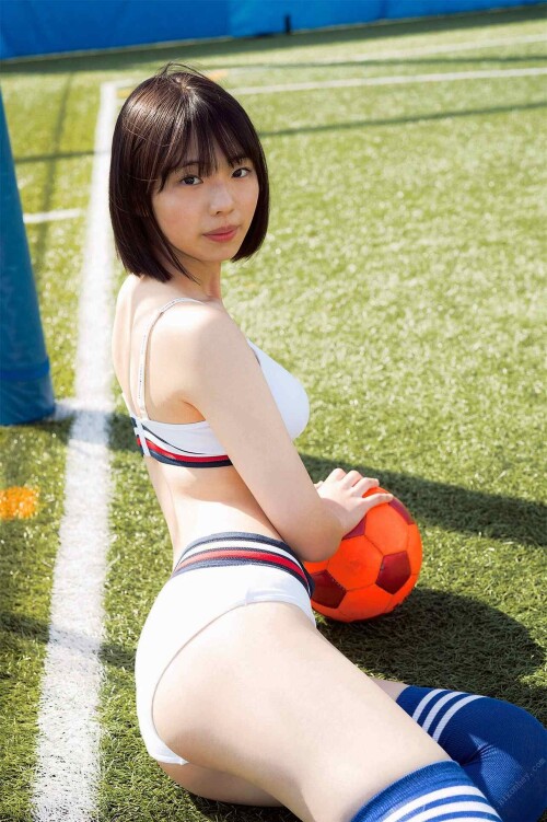 Hina Kikuchi 1833 1